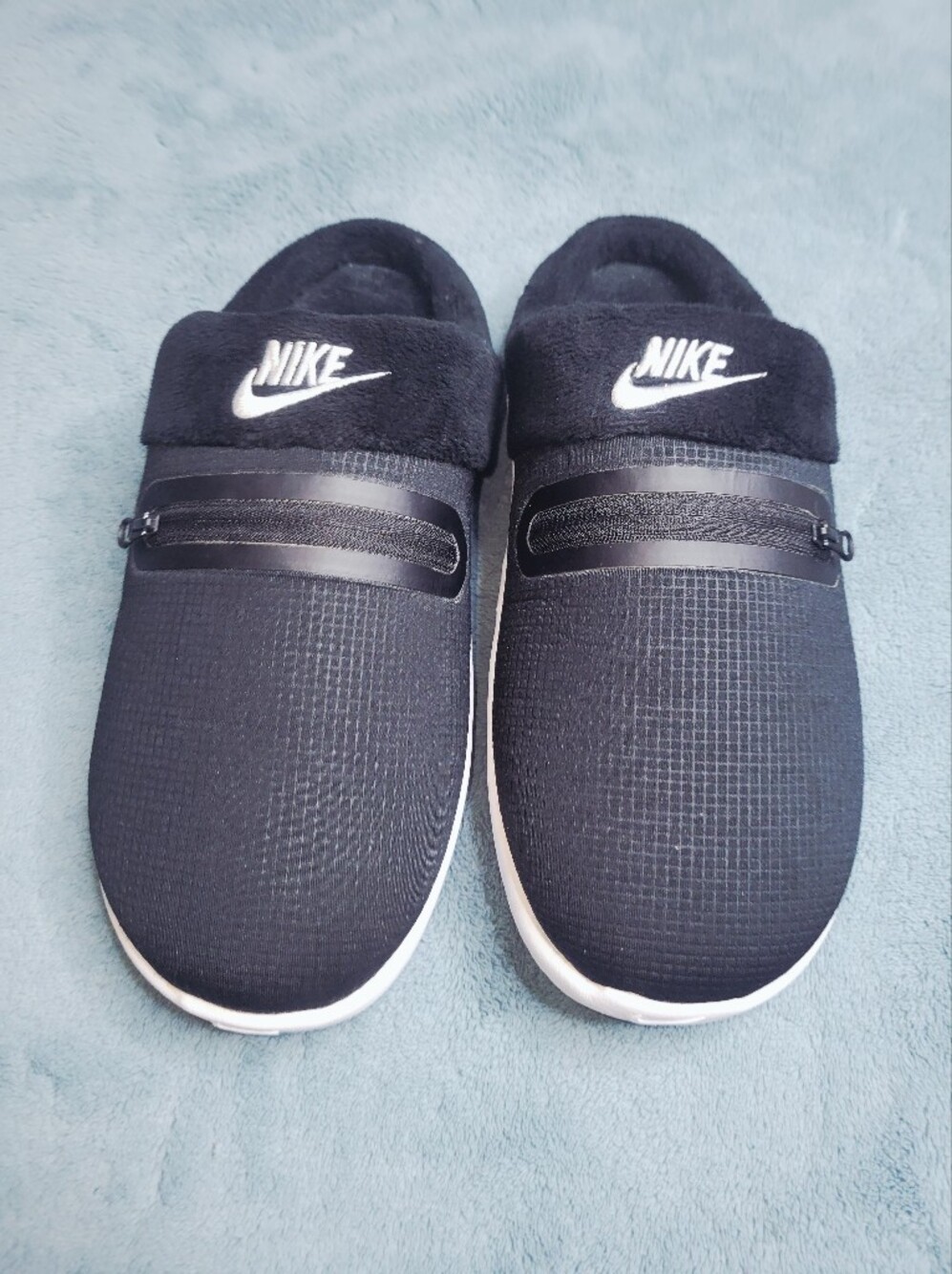 Nike Burrow Black White Fleece Mule Slippers Size 11 Worn Once